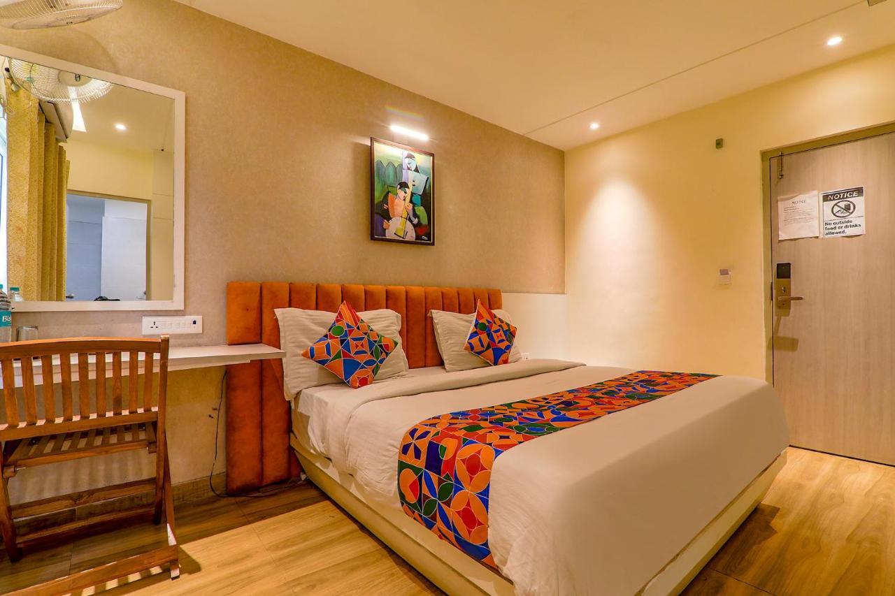 Townhouse Geetraj Near Shalimar Gateway Lucknow Hotel Bagian luar foto