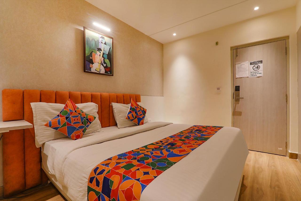 Townhouse Geetraj Near Shalimar Gateway Lucknow Hotel Bagian luar foto