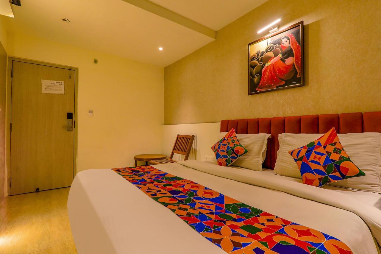 Townhouse Geetraj Near Shalimar Gateway Lucknow Hotel Bagian luar foto