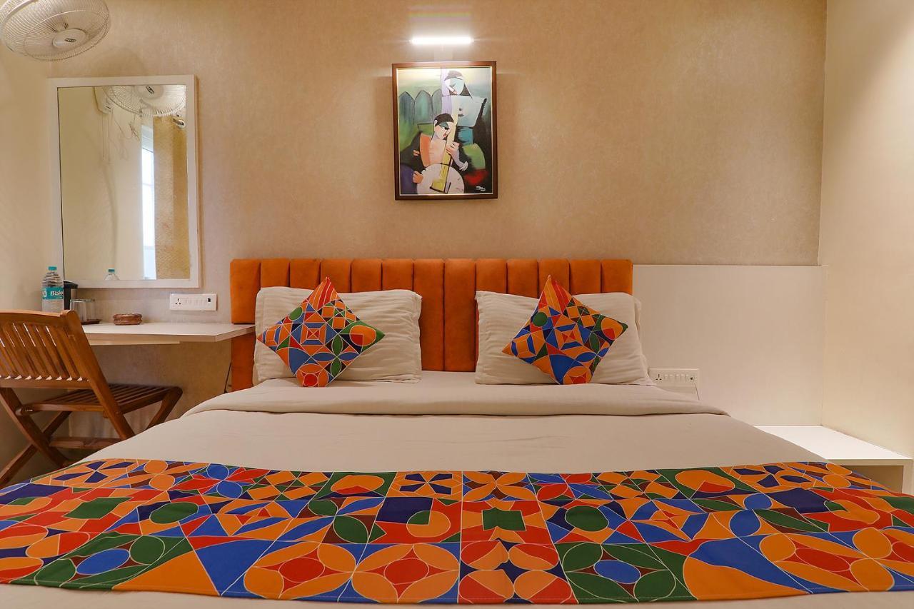 Townhouse Geetraj Near Shalimar Gateway Lucknow Hotel Bagian luar foto