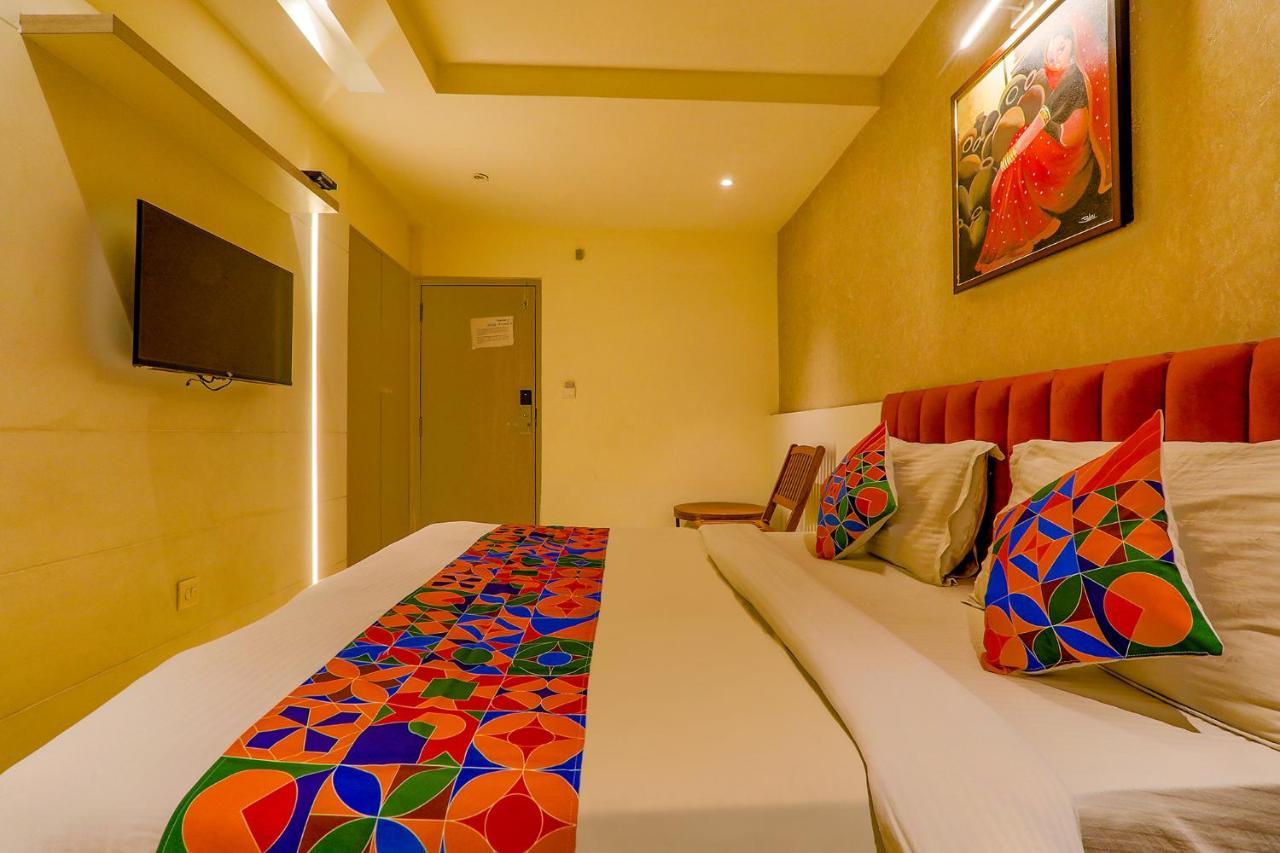Townhouse Geetraj Near Shalimar Gateway Lucknow Hotel Bagian luar foto