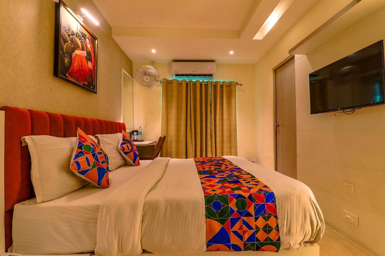 Townhouse Geetraj Near Shalimar Gateway Lucknow Hotel Bagian luar foto