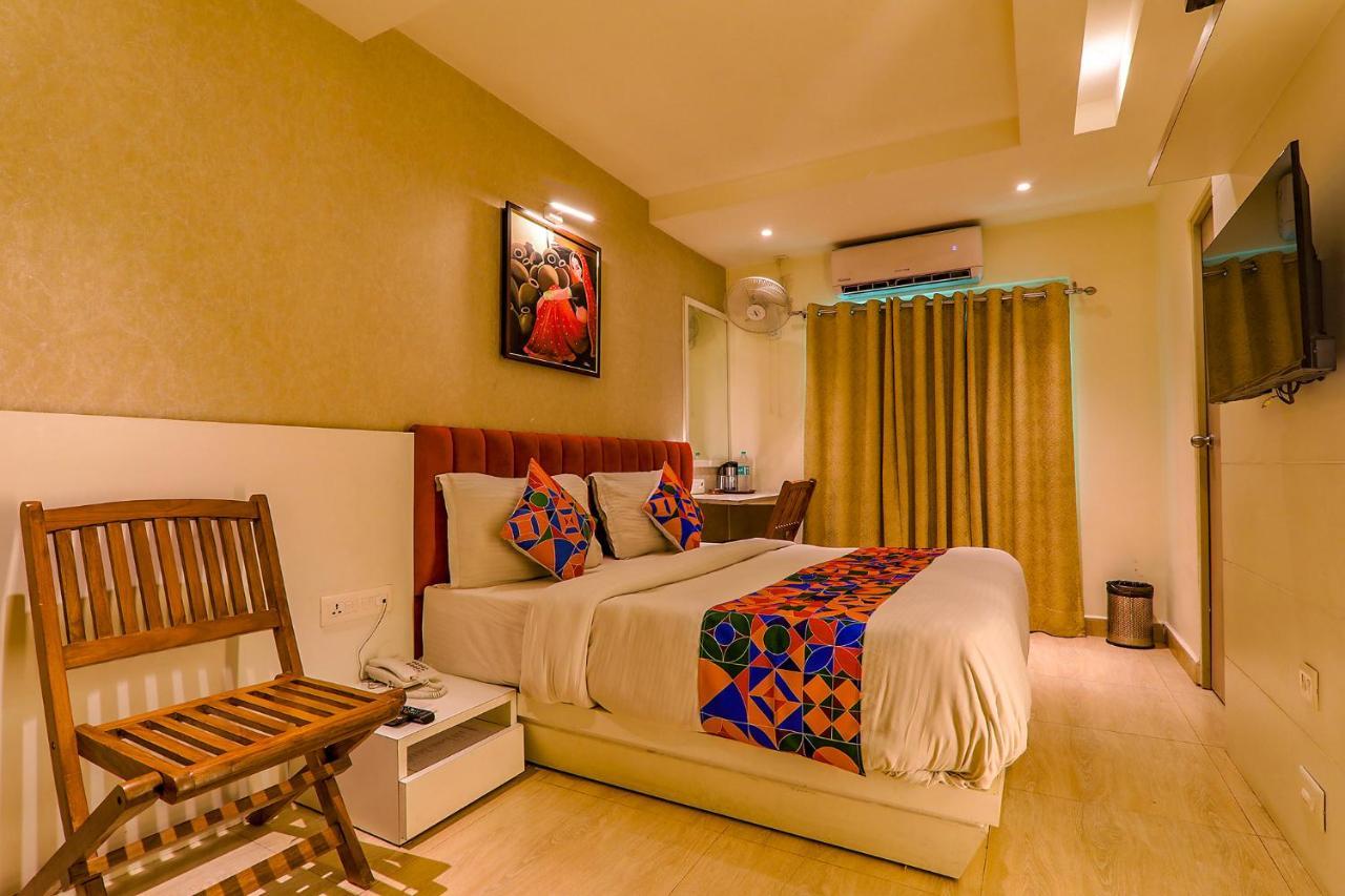 Townhouse Geetraj Near Shalimar Gateway Lucknow Hotel Bagian luar foto