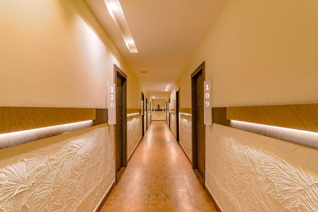 Townhouse Geetraj Near Shalimar Gateway Lucknow Hotel Bagian luar foto