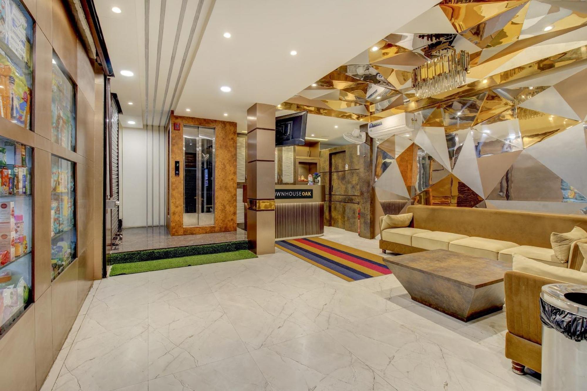 Townhouse Geetraj Near Shalimar Gateway Lucknow Hotel Bagian luar foto