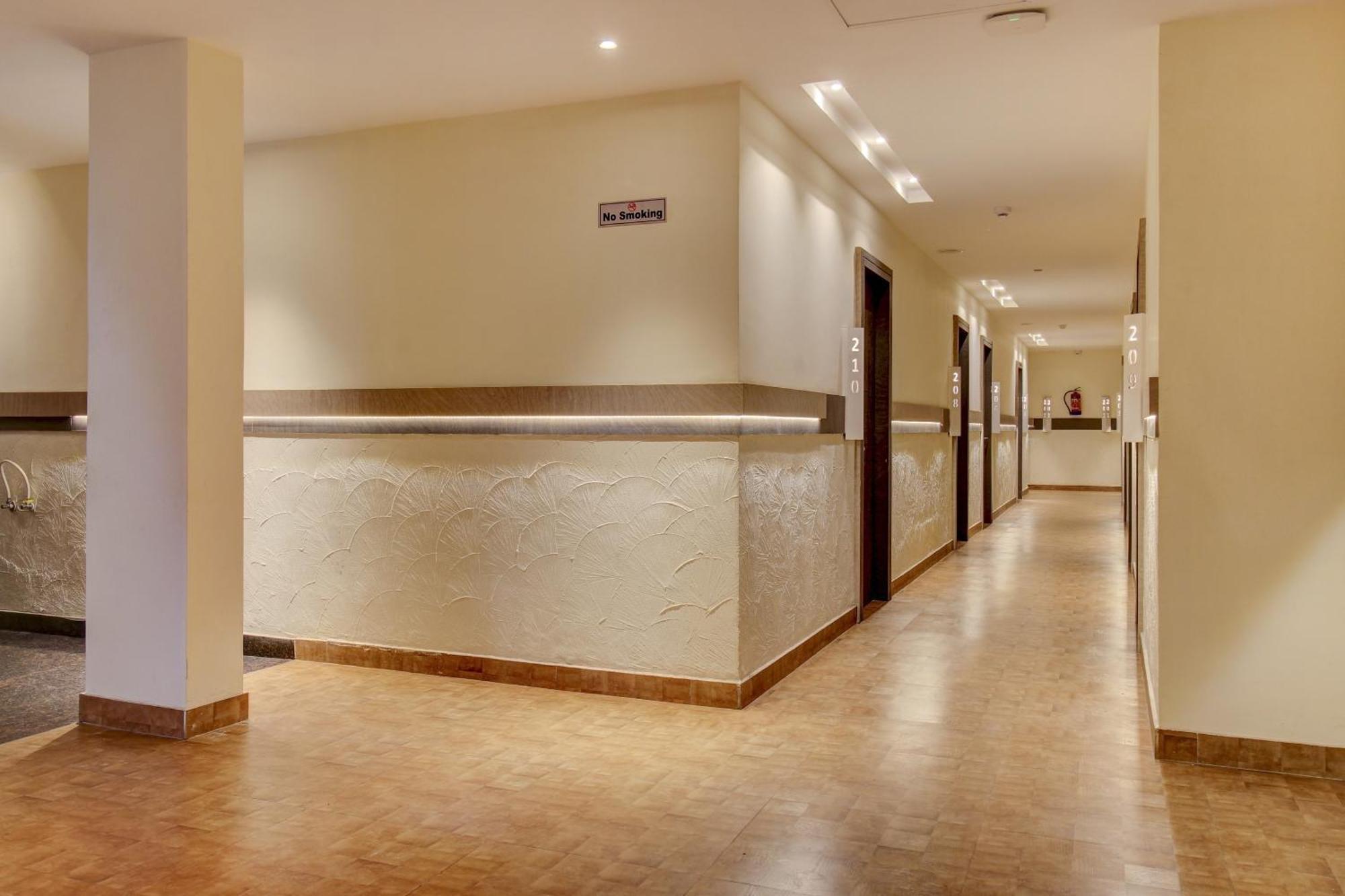 Townhouse Geetraj Near Shalimar Gateway Lucknow Hotel Bagian luar foto