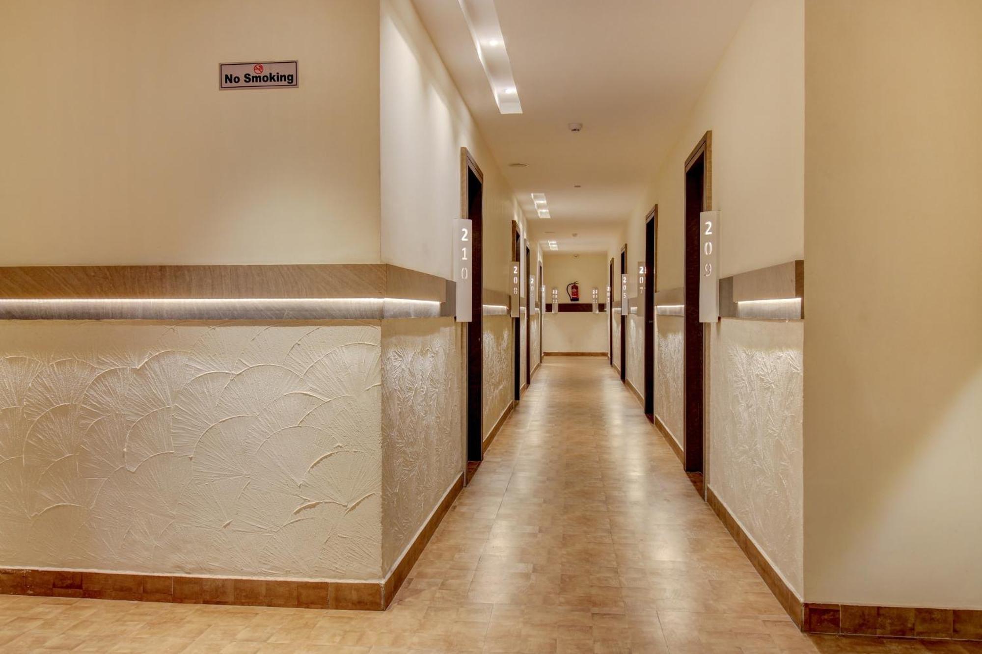 Townhouse Geetraj Near Shalimar Gateway Lucknow Hotel Bagian luar foto