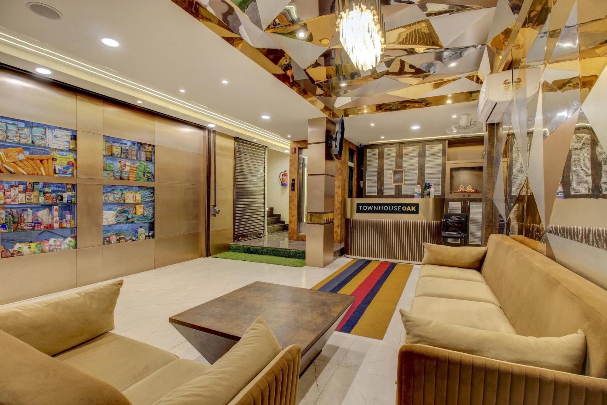 Townhouse Geetraj Near Shalimar Gateway Lucknow Hotel Bagian luar foto